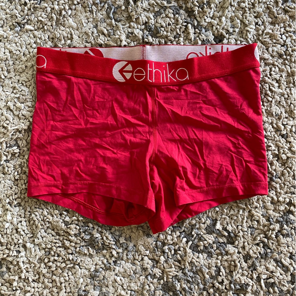Ethika short